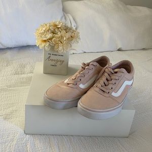Vans Blush Size 9.5